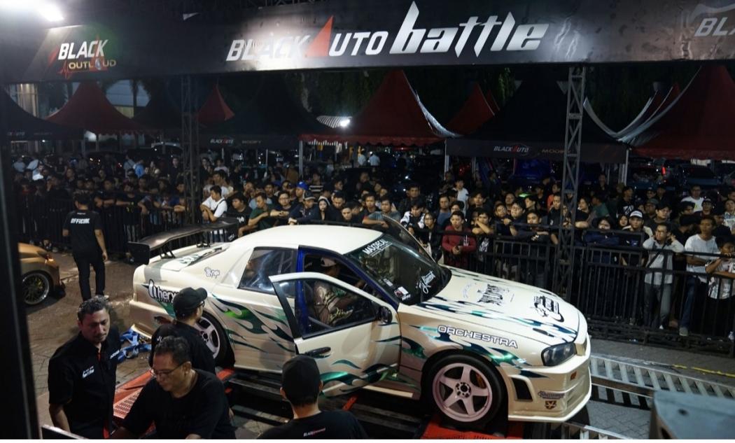 Ratusan Mobil Modifikasi Bersaing di BlackAuto Battle Surabaya 2025, Intip Pemenangnya