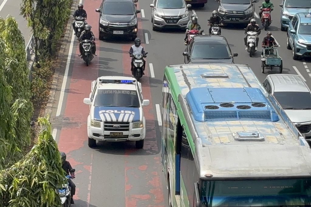 Suasana Jalan Gatot Subroto Jakarta, Tak Ada Suara Sirene Tot Tot Wuk Wuk