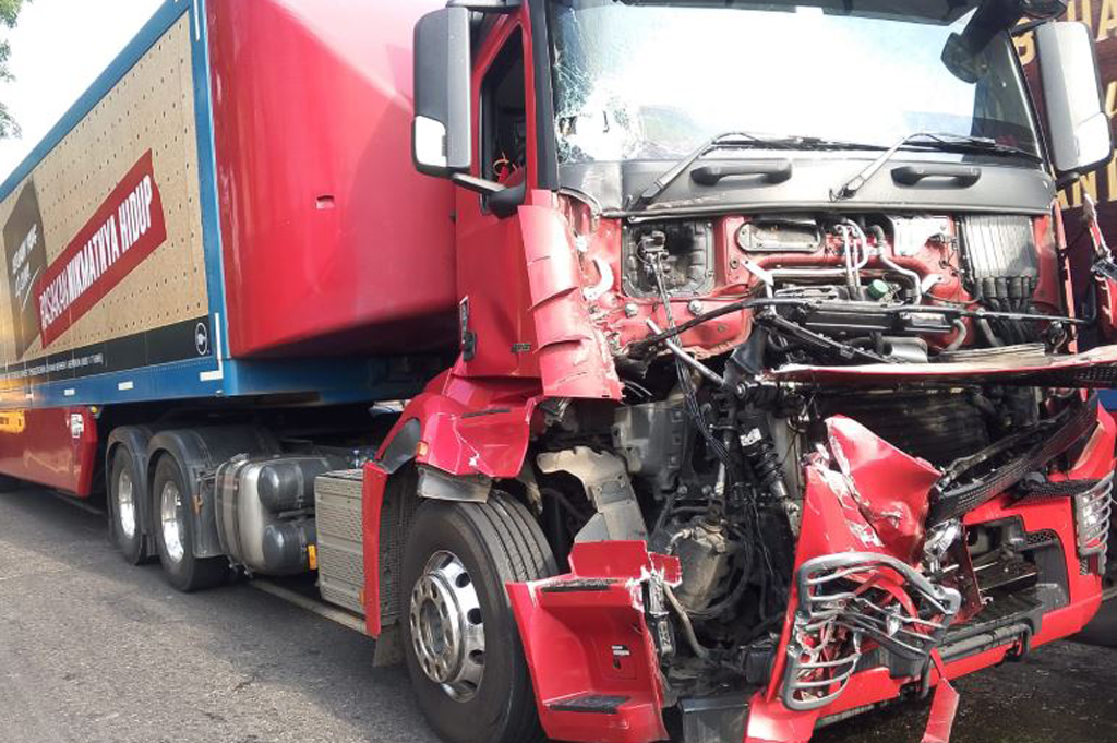 Kecelakaan di Jombang, 2 Truk Bertabrakan Bikin Arus Lalu Lintas Padat Merayap