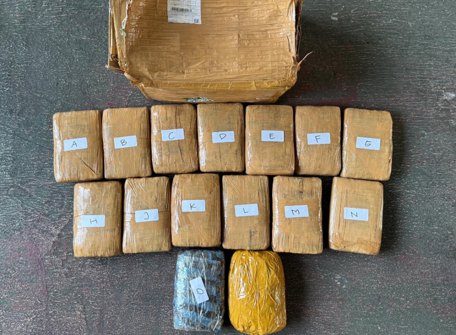 Polisi Tangkap Pengedar di Bekasi, 15 Kg Ganja Diamankan