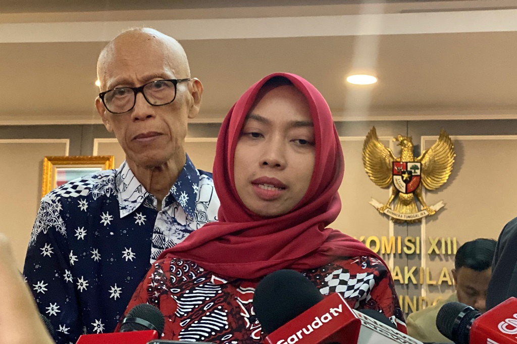 Istri Arya Daru Klarifikasi Isu Perselingkuhan Suami, Beberkan Fakta Alat Kontrasepsi