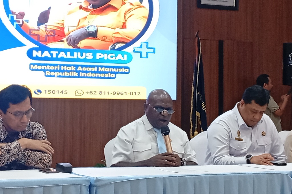 Menteri HAM Pigai: MBG Baru Seumur Jagung tapi Termasuk Berhasil