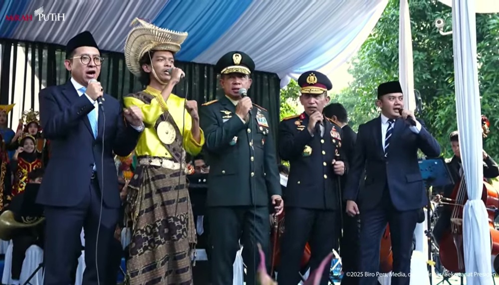 Usai Upacara Hari Kesaktian Pancasila, Panglima-Kapolri Kompak Nyanyi di Depan Prabowo