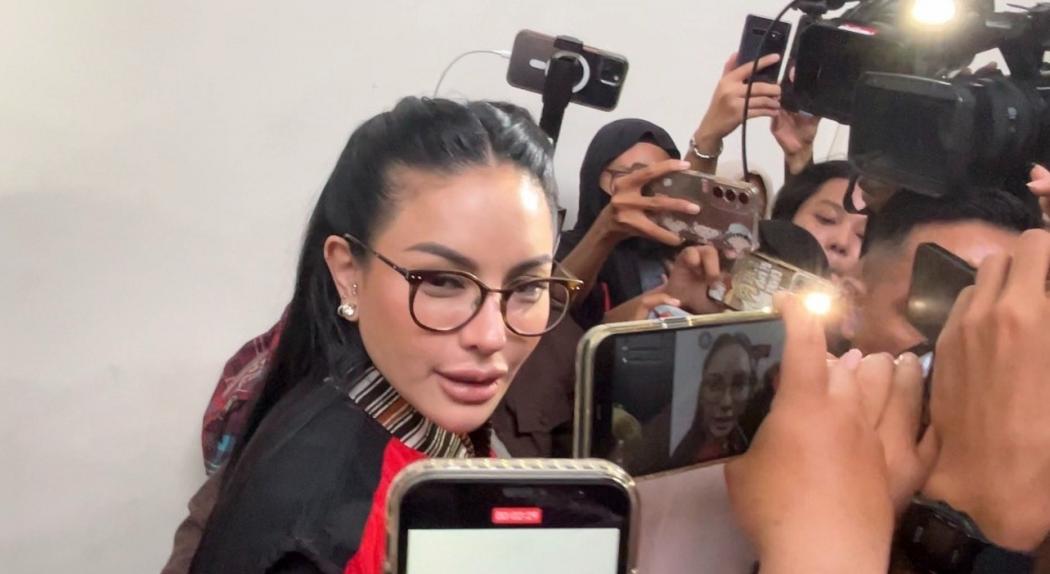 Viral Respons Nikita Mirzani soal Ibu Vadel Badjideh Pingsan usai Dengar Vonis!