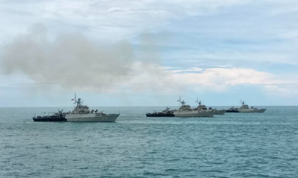 Penampakan 2 Kapal Perang Baru RI Unjuk Gigi dalam Parade di Teluk Jakarta