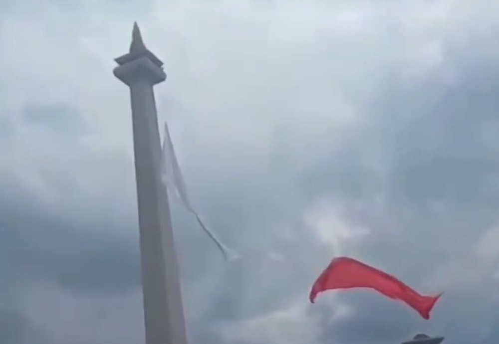 Bendera Merah Putih Robek saat Gladi HUT ke-80 TNI, Kapuspen: Hal Biasa