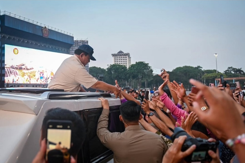 Prabowo Tinjau Gladi Bersih HUT ke-80 TNI di Monas, Disambut Hangat Masyarakat