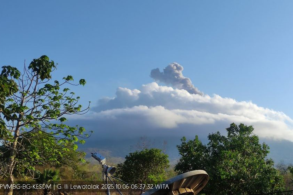 Gunung Ile Lewotolok di NTT Erupsi Pagi Ini, Kolom Abu Capai 700 Meter