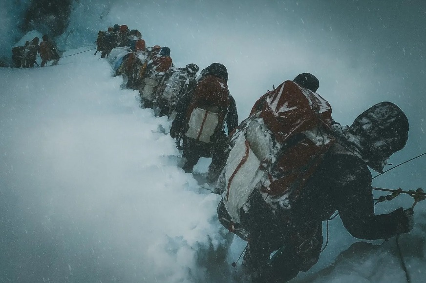 Menegangkan! 1.000 Pendaki Terjebak di Gunung Everest gegara Badai Salju Hebat
