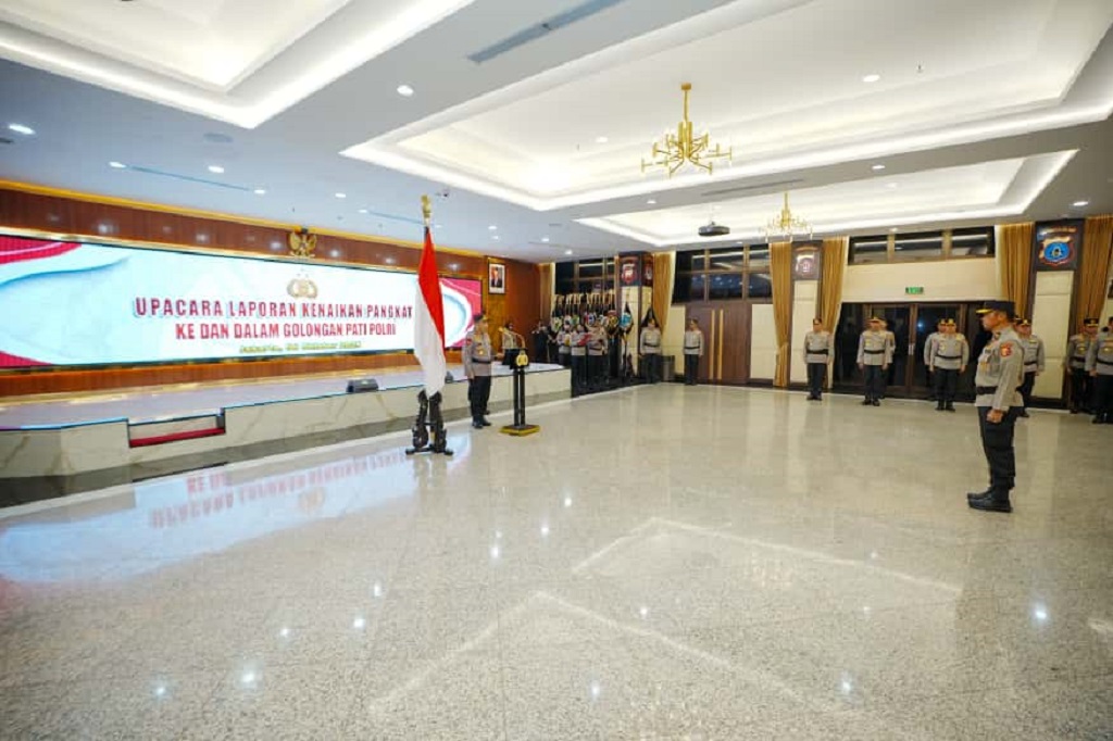 Sandang Bintang Tiga! 4 Pati Polri Resmi Naik Pangkat Jadi Komjen