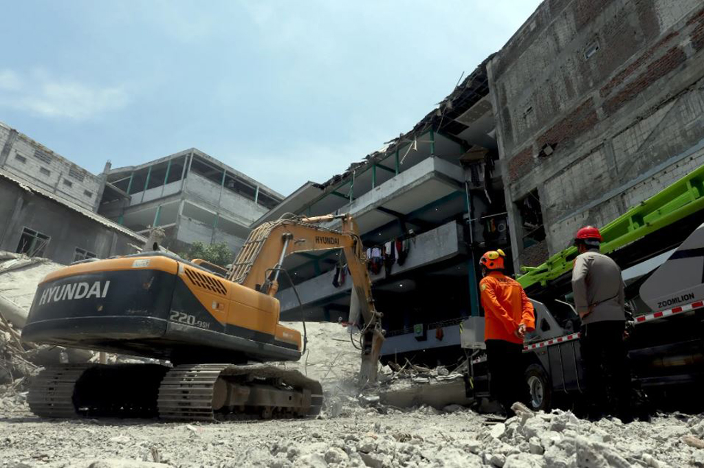 Periksa 17 Saksi, Polda Jatim Naikkan Tragedi Ponpes Al Khoziny ke Penyidikan