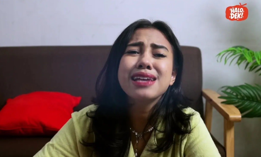 Azia Riza Prank Random People, Langsung pada Shock Semua