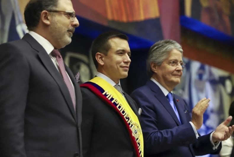 Ngeri! Mobil Dinaiki Presiden Ekuador Daniel Noboa Dihujani Tembakan