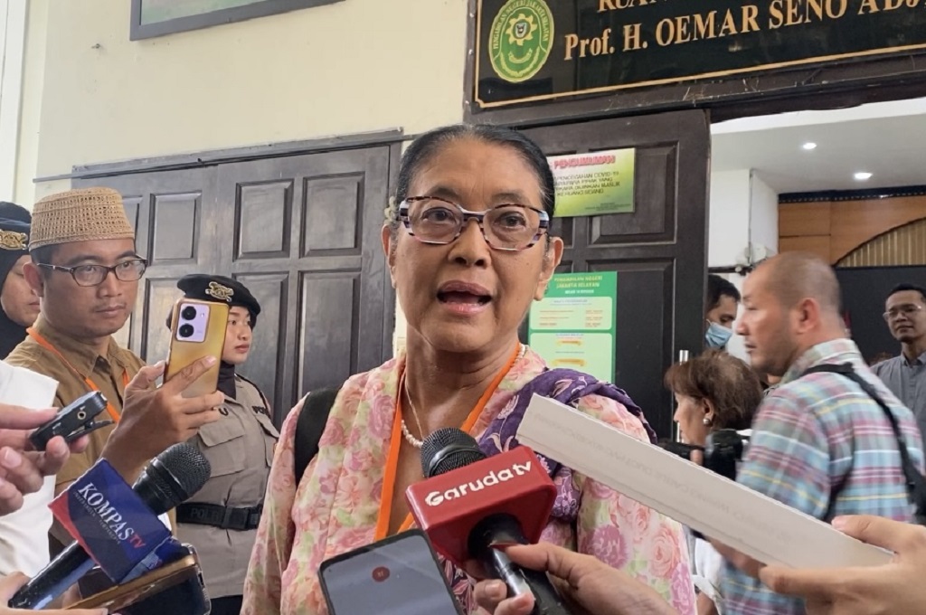 Aktris Jajang C Noer Hadiri Sidang Praperadilan Nadiem di PN Jaksel: Dia Orang Baik