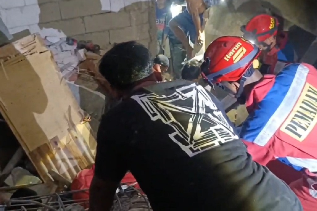Geger! Rumah Roboh di Pademangan Jakut, 1 Kuli Bangunan Tertimpa Reruntuhan