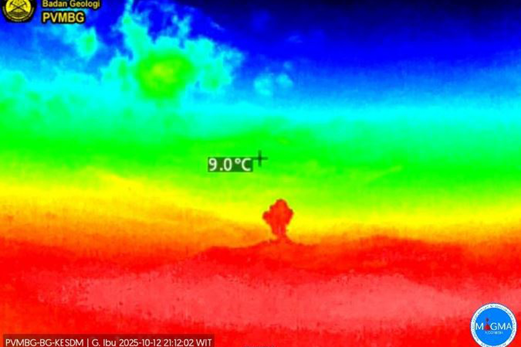 Gunung Ibu di Halmahera Barat Erupsi, Kolom Abu Capai 500 Meter ke Langit