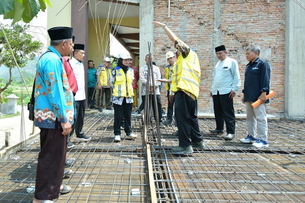 Kementerian PU Cek Gedung Ponpes Tremas, Pesantren di Pacitan Berusia 200 Tahun Lebih