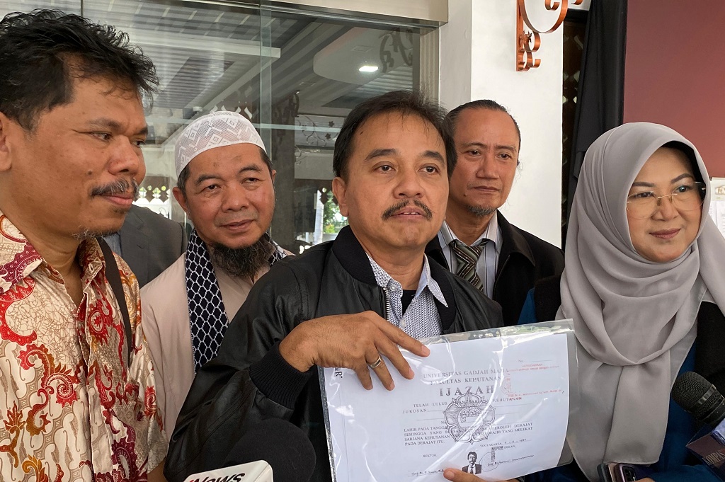 Terima Ijazah Jokowi dari KPU DKI Jakarta, Roy Suryo: 99,9 Persen Palsu