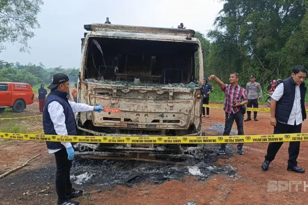 Truk Tronton Terbakar di Ogan Ilir, Ditemukan Jasad Hangus dalam Kabin Kendaraan