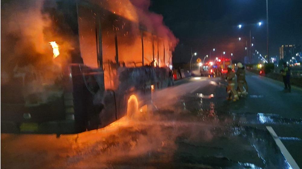 Bus Terbakar Hebat di Tol Wiyoto Kelapa Gading Jakut, Begini Kondisinya