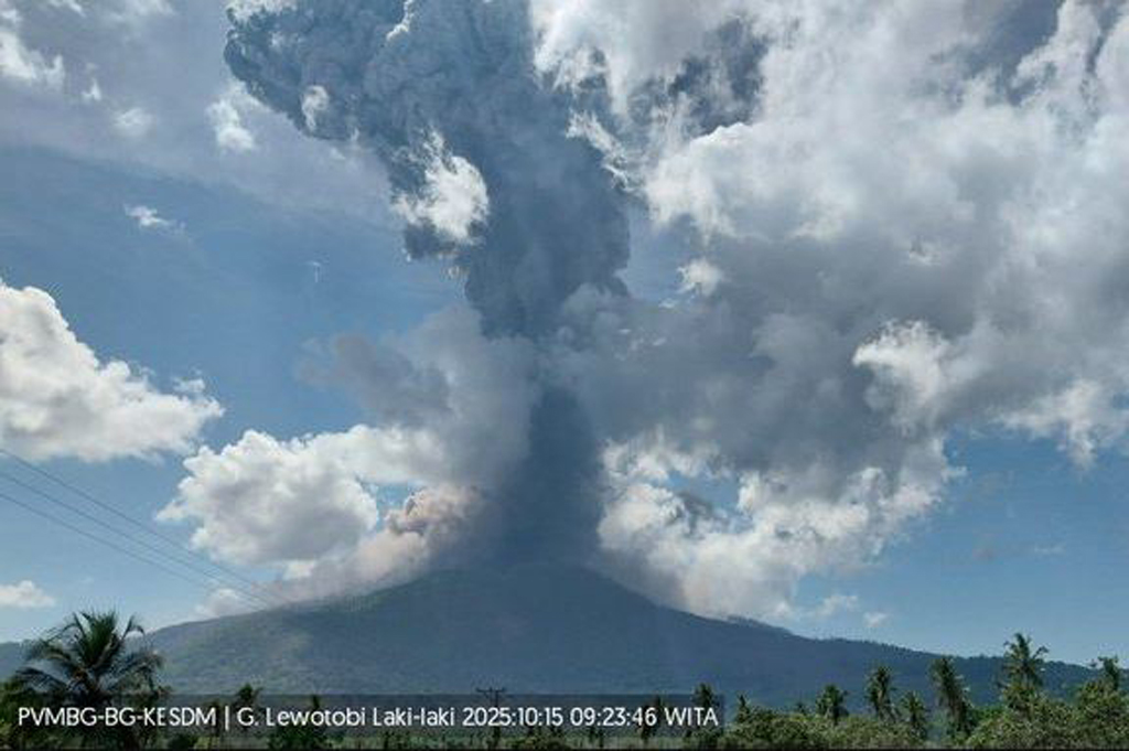 Gunung Lewotobi Laki-laki di NTT Kembali Meletus, Kolom Abu Capai 8.000 Meter
