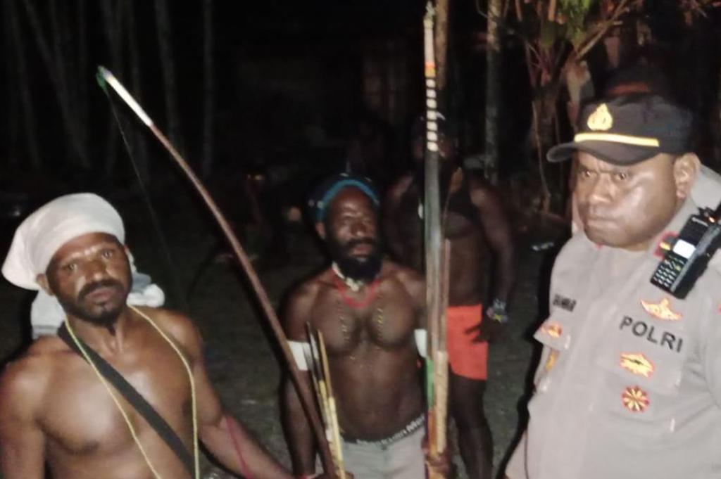 Bentrok Warga Pecah di Kwamki Narama Mimika, 9 Orang Luka Kena Panah dan Batu