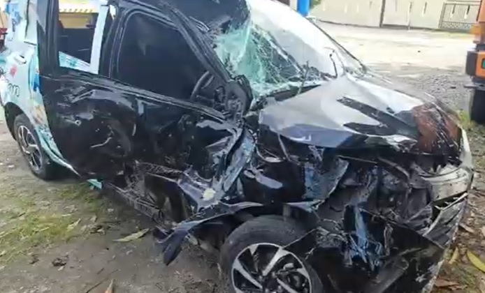 Kecelakaan Daihatsu Sigra Tertabrak Kereta Api di Deliserdang, 3 Orang Kritis