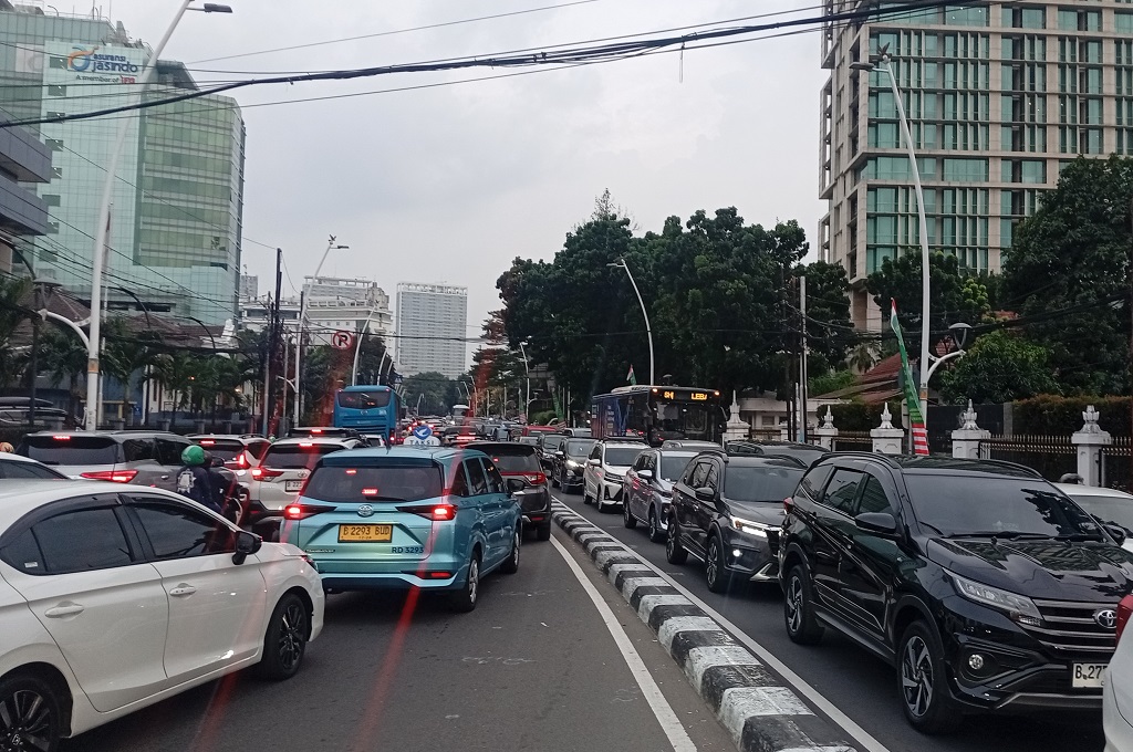 Mahasiswa Demo Setahun Prabowo-Gibran, Sejumlah Jalan di Jakpus Macet