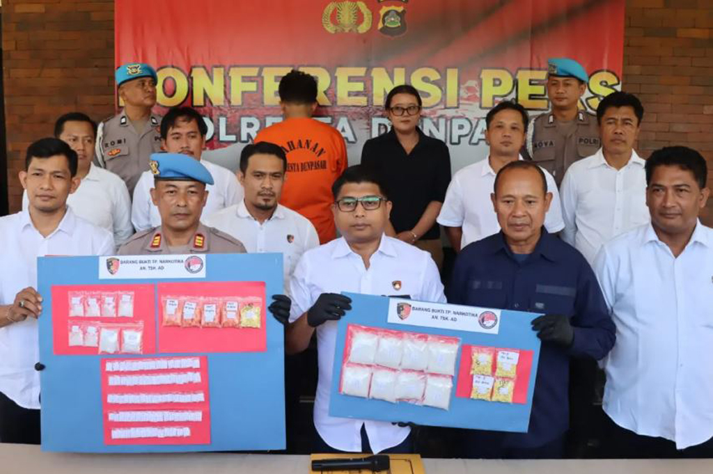 Residivis Narkoba Ditangkap di Denpasar, Sabu Hampir 1 Kg dan 897 Butir Ekstasi Disita
