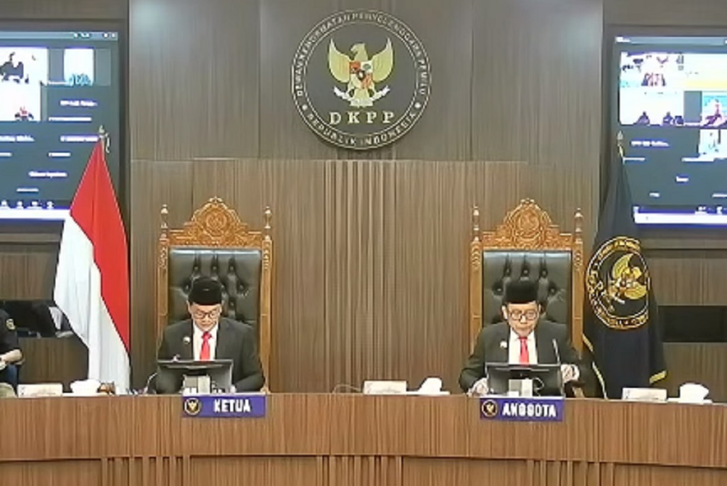 Tok! DKPP Sanksi Ketua dan 4 Anggota KPU Peringatan Keras soal Sewa Private Jet