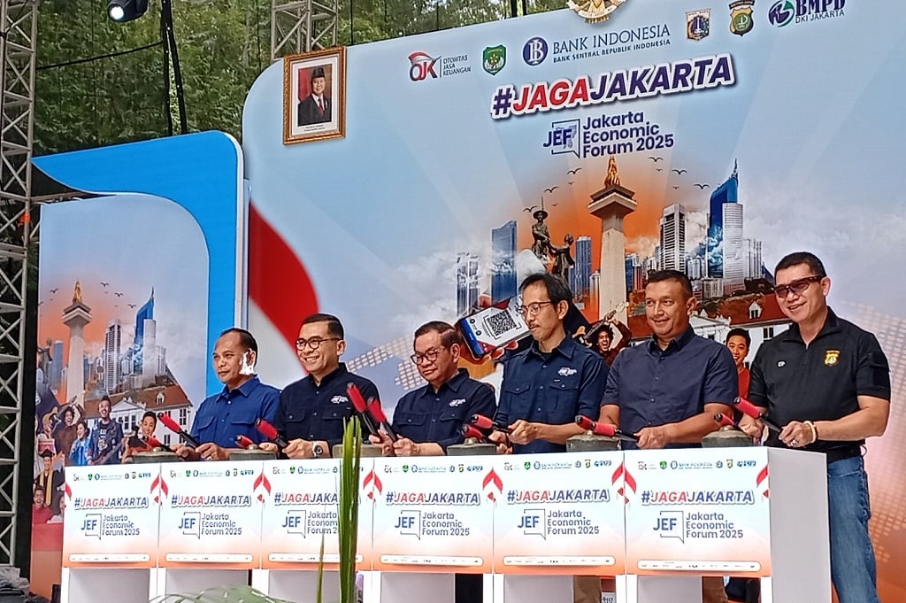 Pramono Perluas Digitalisasi Pasar: Warga Pakai QRIS, Preman dan Copet Berkurang