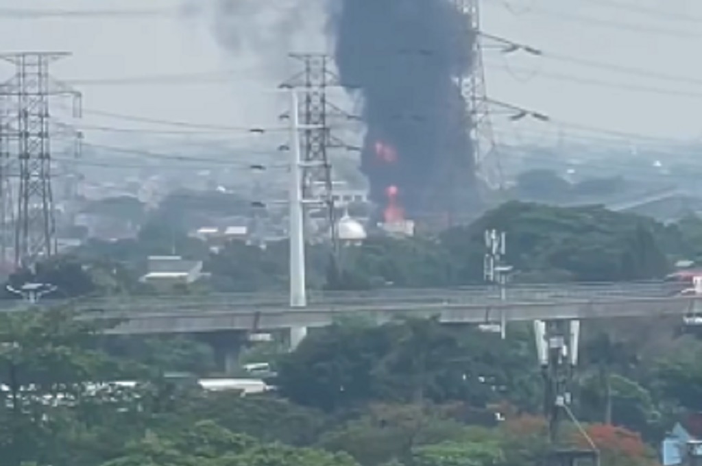 Kebakaran Gudang Dekorasi Pesta di Jaktim, 65 Personel Damkar Diterjunkan