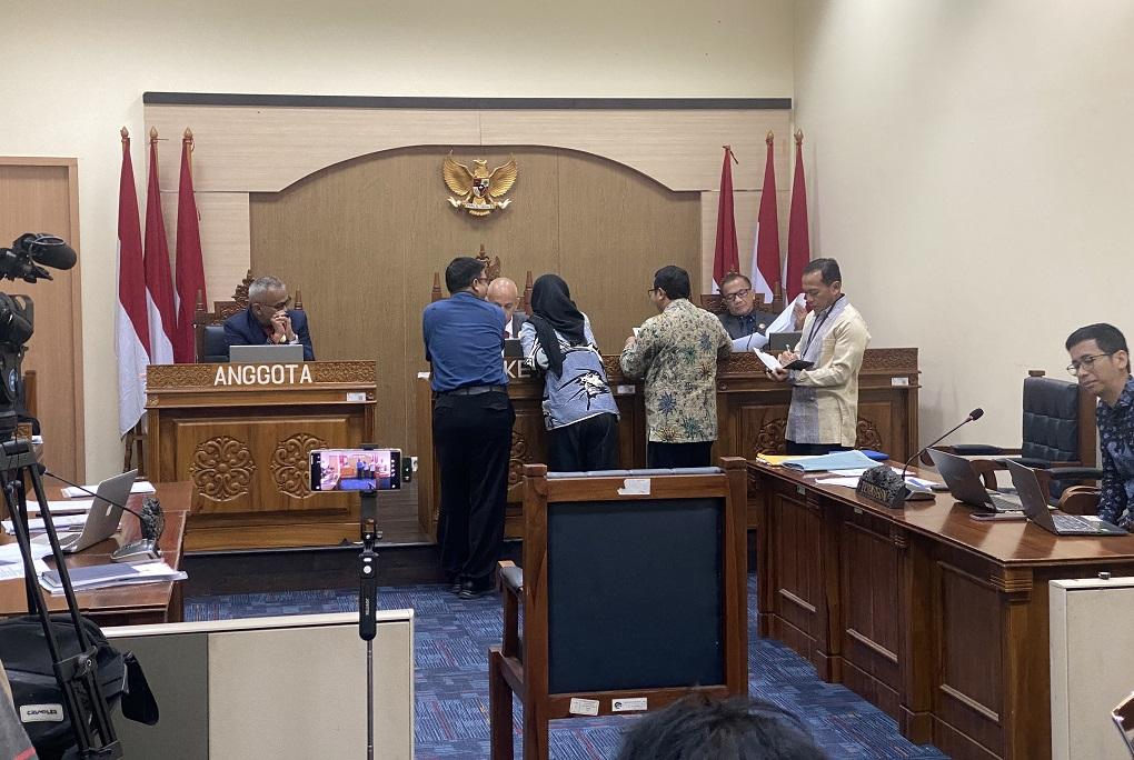 Sidang Sengketa Informasi Ijazah Jokowi, Kubu Bonatua dan ANRI Serahkan Alat Bukti
