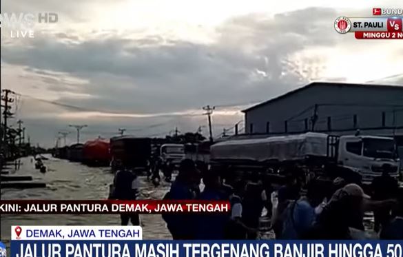 Diguyur Hujan 3 Jam, Jalur Pantura Demak Macet Total 5 Km akibat Banjir