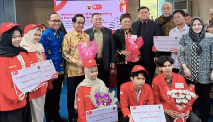 JHL Merah Putih Beri Beasiswa ke 100 Mahasiswa Pertanian Unhas, Jerry Hermawan Lo Bagikan Kisah Inspiratif