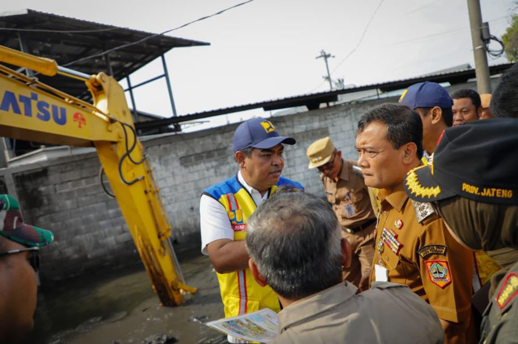 Gubernur Jateng Panggil Wali Kota Semarang dan Bupati Demak Hari Ini Bahas Banjir