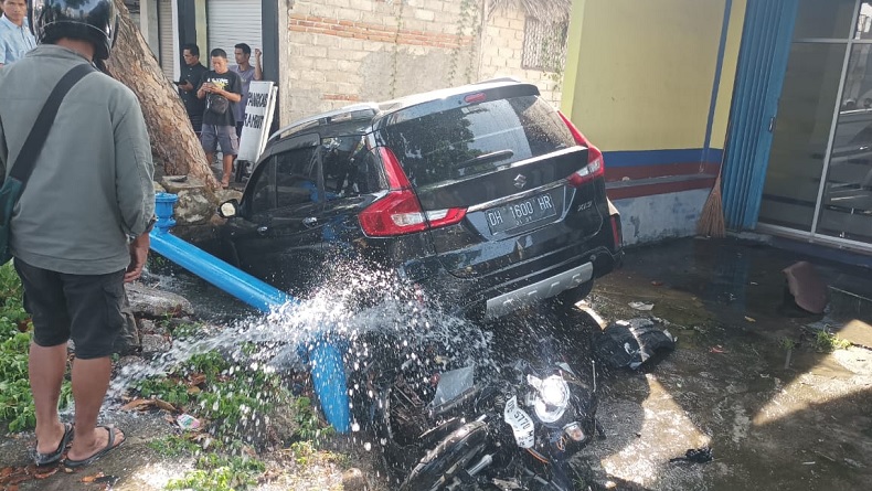 Kecelakaan di Lombok Utara, Pemotor Tewas Ditabrak Suzuki XL7