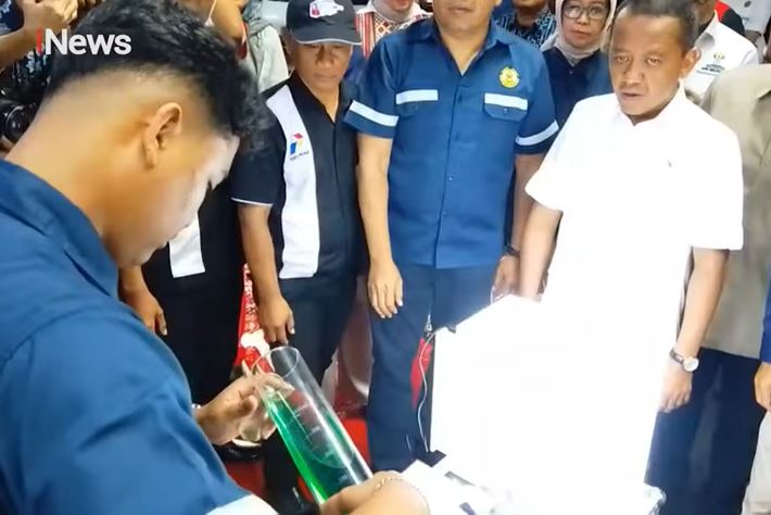 Sidak SPBU di Malang, Bahlil Pastikan Kualitas Pertalite Asli Tanpa Campuran