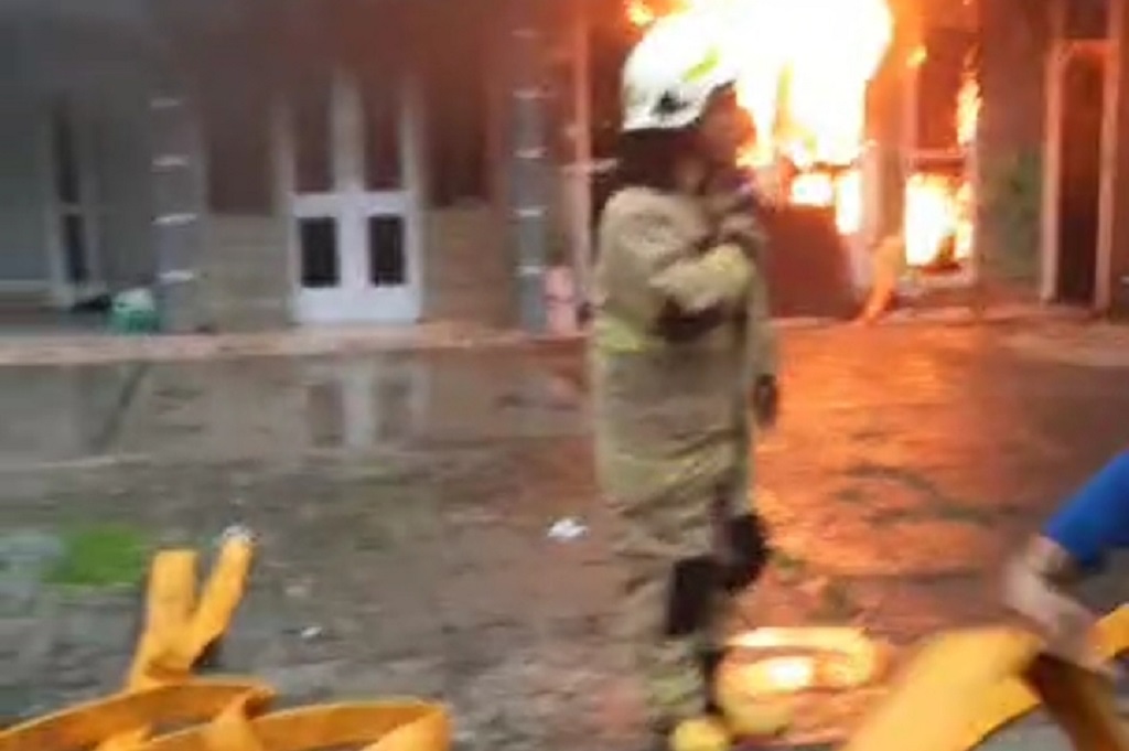 Rumah di Pasar Minggu Jaksel Terbakar, Pemilik Langsung Lari ke Kantor Damkar