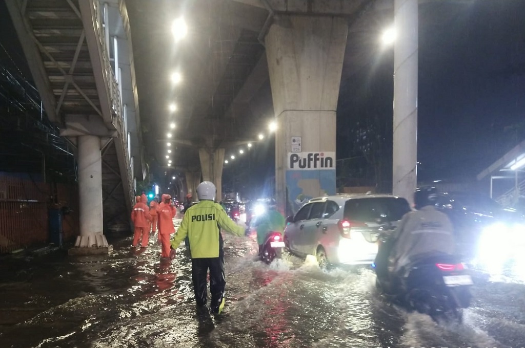 Diguyur Hujan Deras, Jalan Bintaro Permai Jaksel Banjir