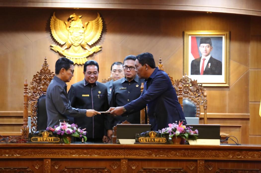 Rapat Paripurna ke-5 DPRD Badung, Bupati Adi Arnawa Sampaikan Rancangan APBD 2026