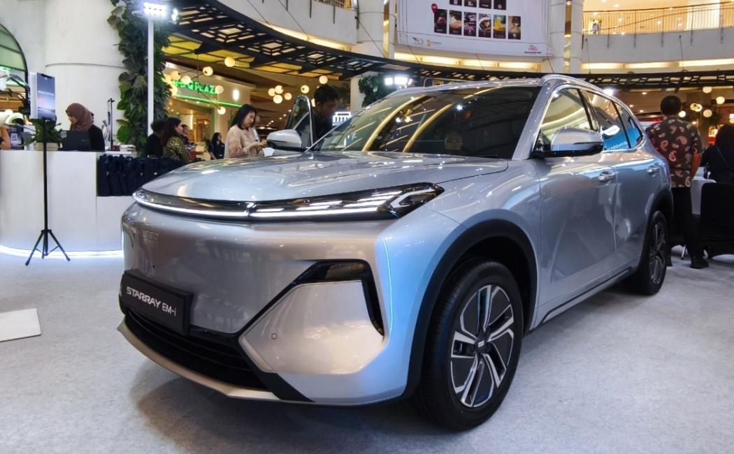 Apakah Mobil Plug-In Hybrid Bisa Minum BBM Etanol? Begini Kata Geely