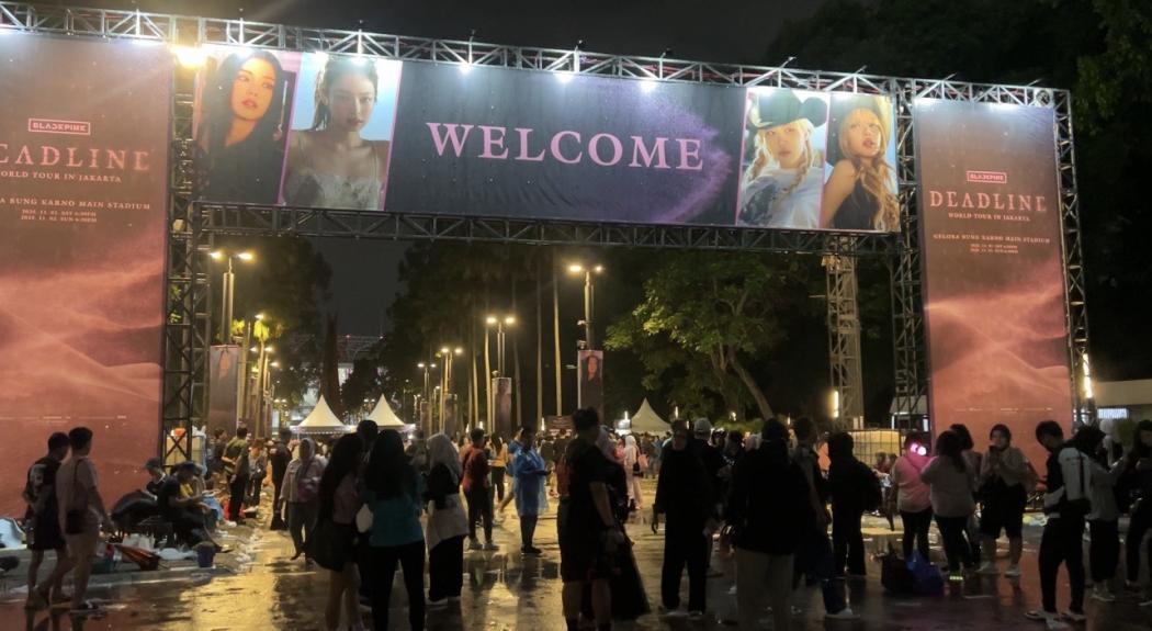 Curhat Fans BLACKPINK Nonton Konser di Luar GBK, Tetap Have Fun!