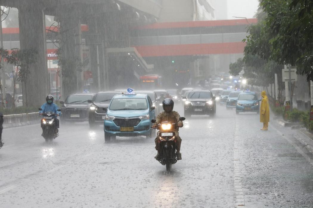 2 Bibit Siklon Tropis Terdeteksi, Waspada Potensi Cuaca Ekstrem di Indonesia!