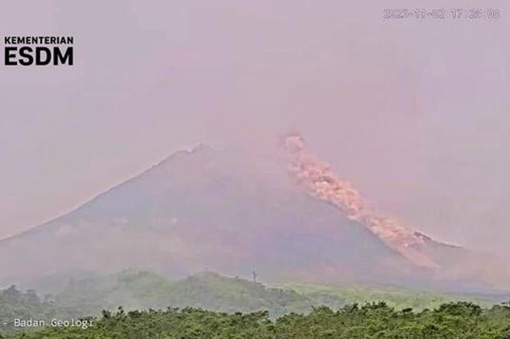 Gunung Merapi Luncurkan Awan Panas Guguran Sejauh 1,5 Km, Status Level III Siaga