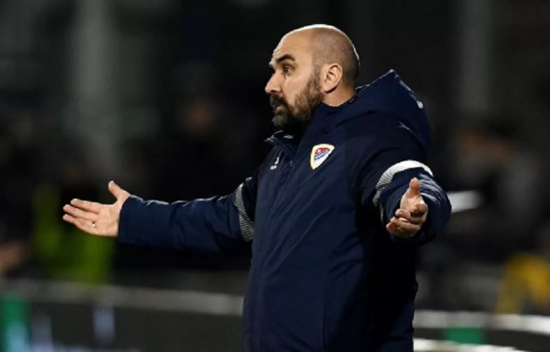 Tragedi Sepak Bola Serbia! Pelatih Radnicki 1923 Mladen Zizovic Meninggal Dunia Saat Laga Berlangsung