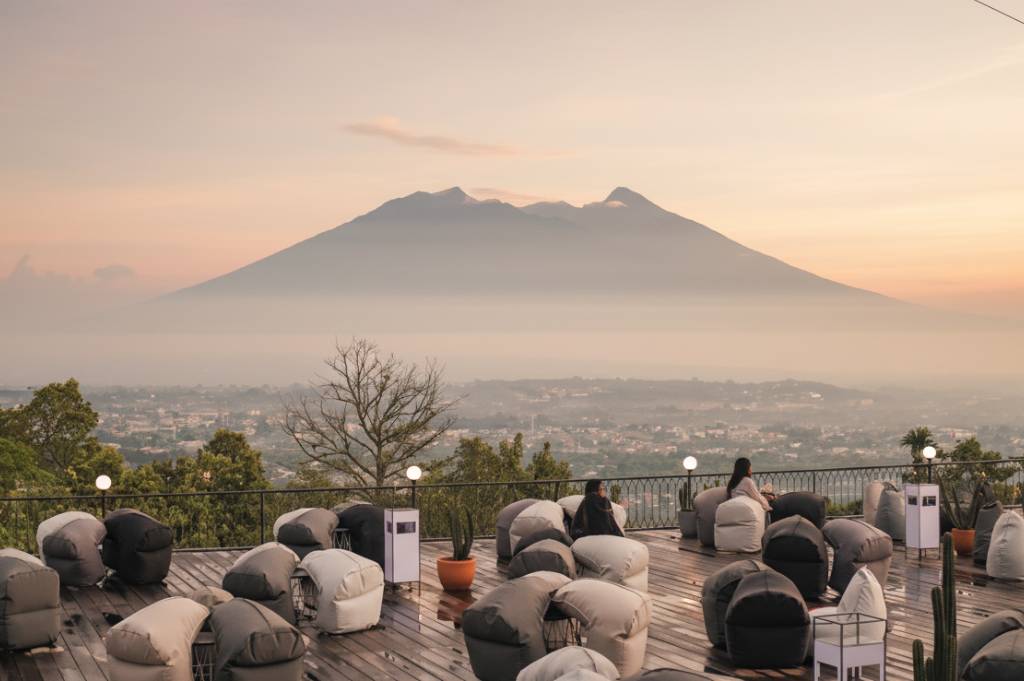 3 Tempat Ngopi di Bogor yang Viewnya Bikin Betah, Nomor 2 Paling Fotogenik!