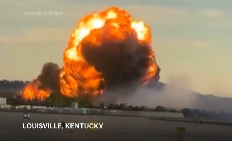 Pesawat Kargo UPS Meledak di AS, Mesin Sempat Terbakar lalu Terlepas dari Sayap