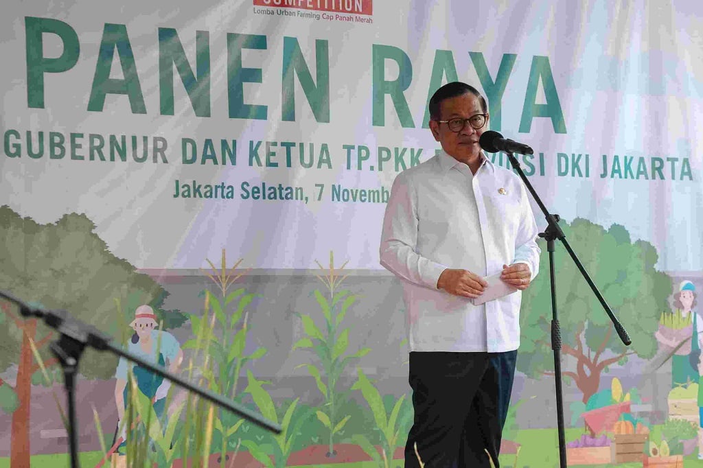 Pramono Tekan Pergub, Pekerja Bergaji di Bawah Rp6,2 Juta Gratis Naik Transjakarta hingga MRT