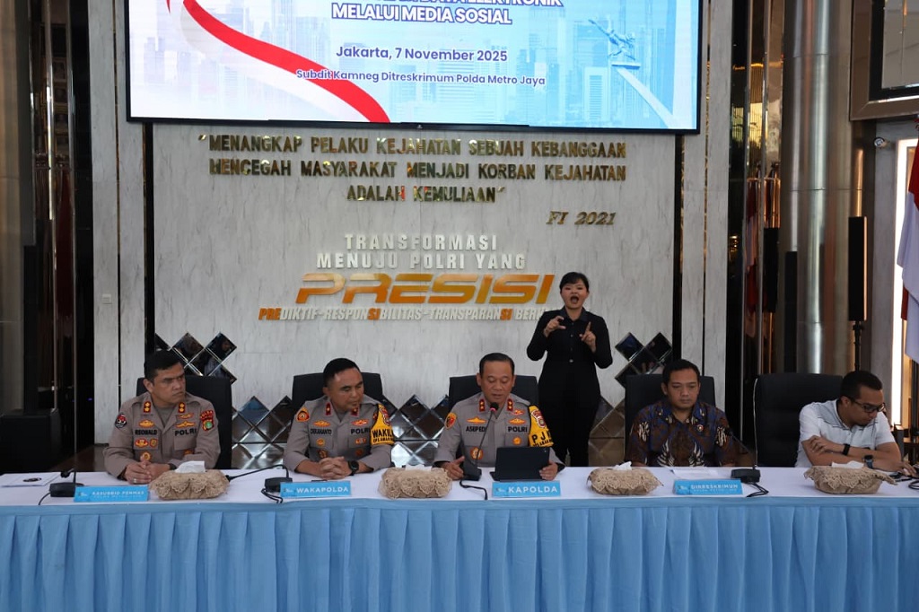 Roy Suryo cs Tersangka Kasus Fitnah Ijazah Jokowi, Polisi segera Panggil!